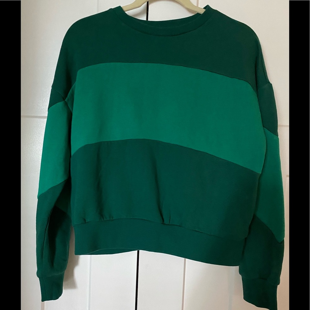 Forever 21 Green Sweat Shirt